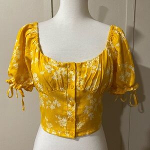 Forever 21 yellow floral milkmaid puff sleeve crop top, size Small